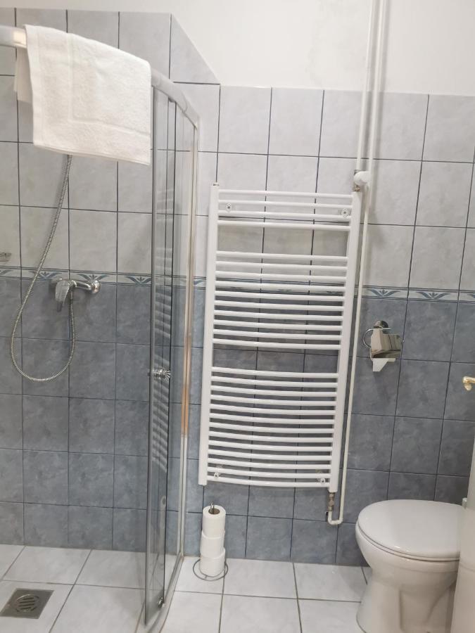 Baross-Hat 5 Szolnok Buitenkant foto