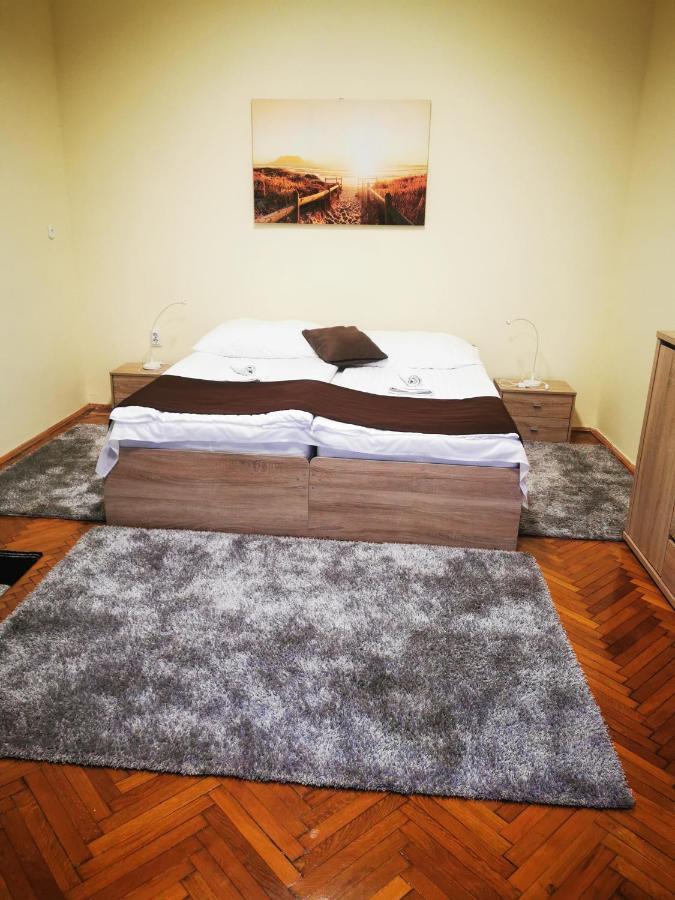 Baross-Hat 5 Szolnok Buitenkant foto